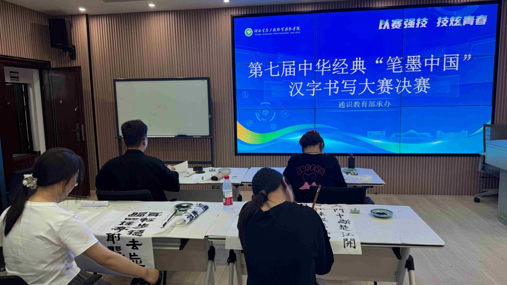 B4DA4A59B01A86EB53EB076FEC0C1426_副本.jpg